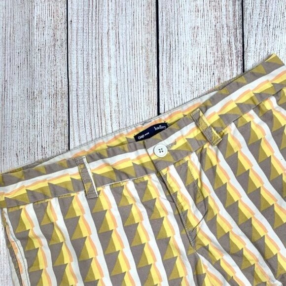 Gap Multicolored Geometric Striped Hadley Shorts - Picture 2 of 4